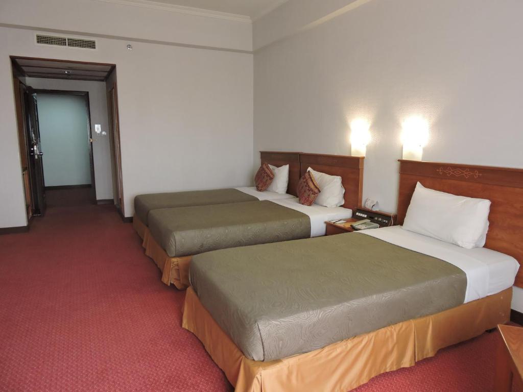 Hotel Grand Continental Kuching photo 4