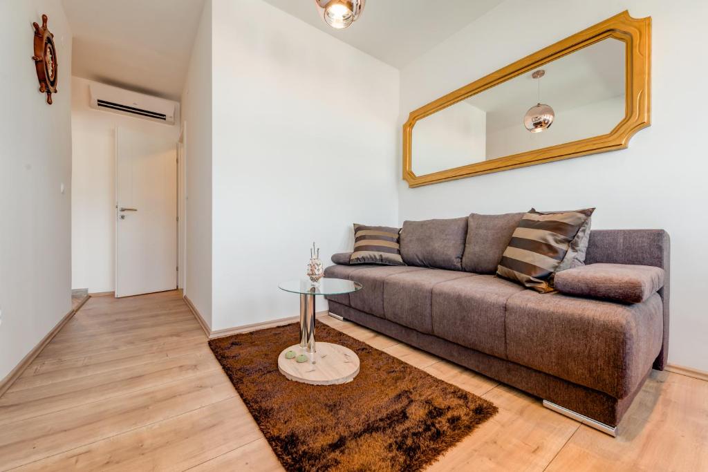 Apartment Noa - self check in - Tap to explore photos