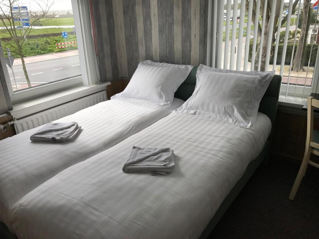 Двухместный (Двухместный номер с 1 кроватью и общей ванной комнатой), Budget Hotel De Witte Hoeck Amsterdam Wormerveer