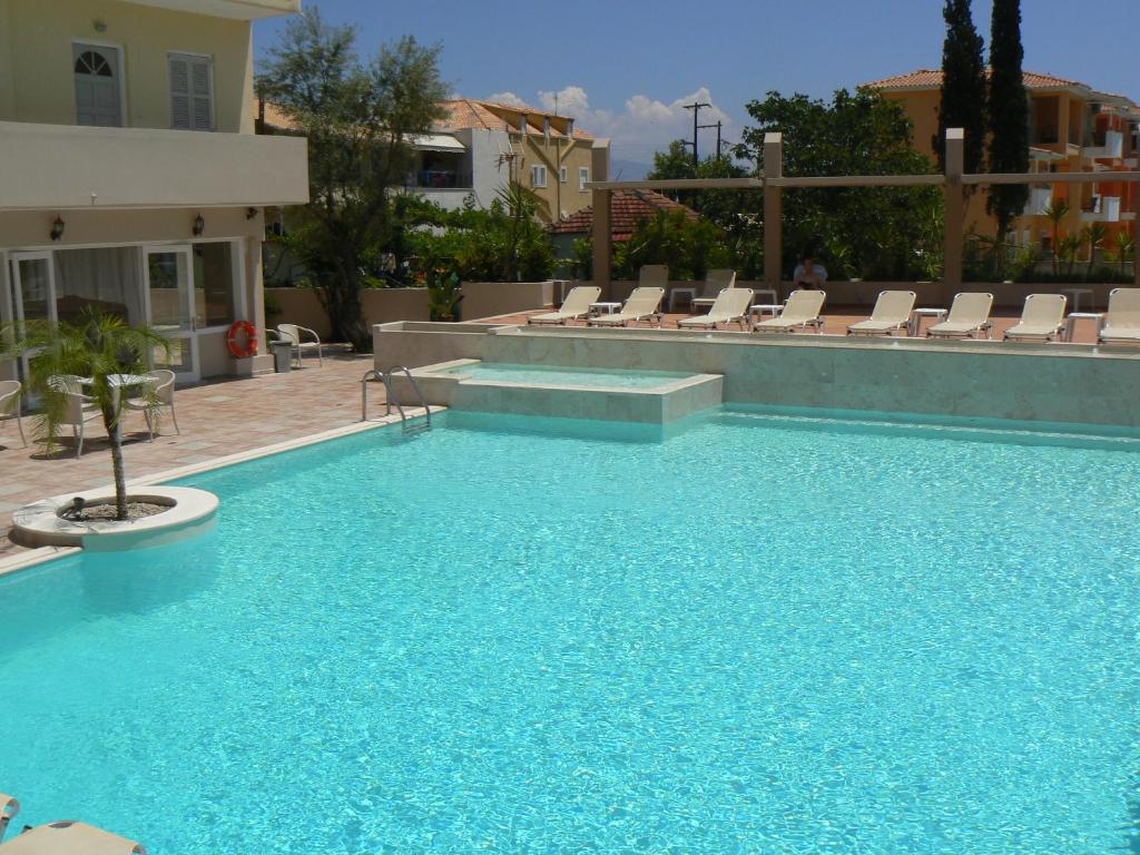 Happyland Hotel Apartments photo 1