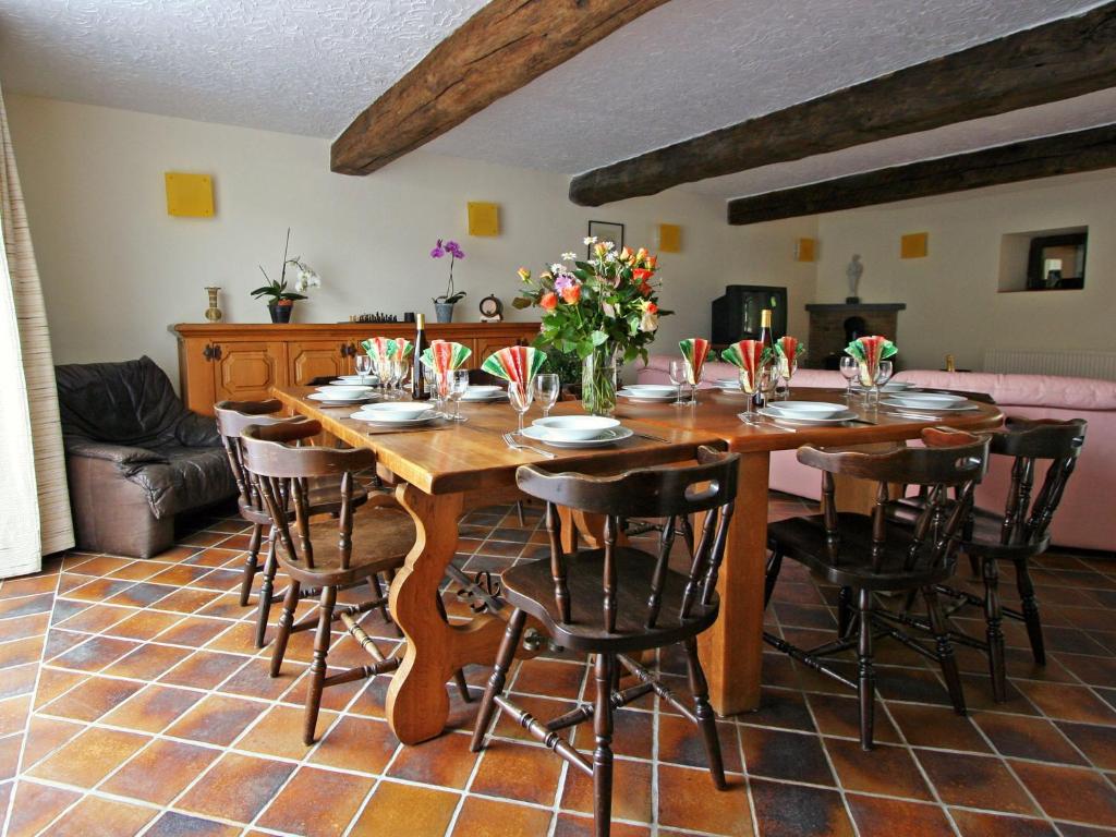 Charming Country Cottage in Winenne with Garden photo 4