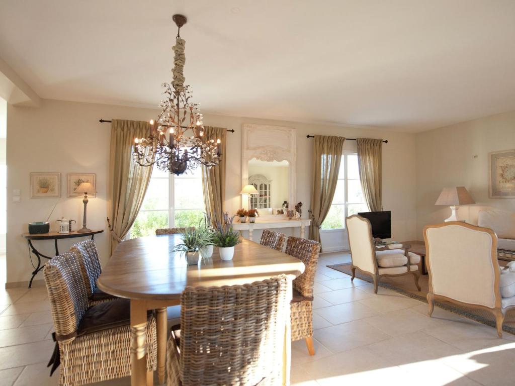 Luxury villa with private pool near Uz s photo 2