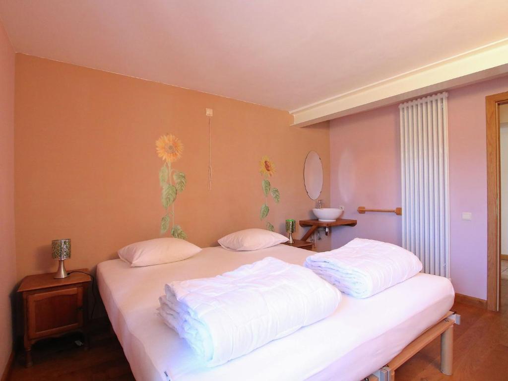 Ecologically renovated former farmhouse in the middle of a adorned village photo 2