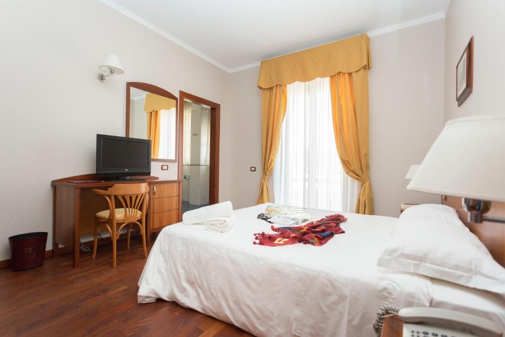 Hotel Cavaliere - Tap to explore photos