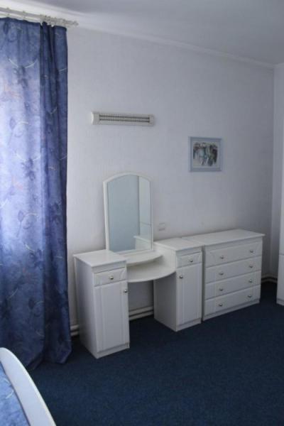 Zhovtnevyi photo 1