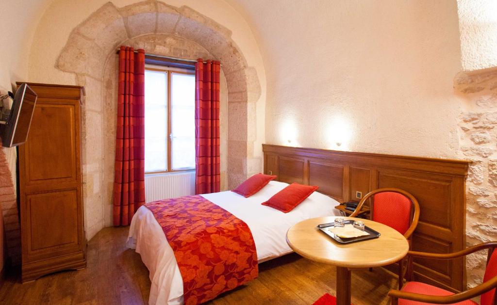 Logis Hôtel Le Cheval Blanc photo 1