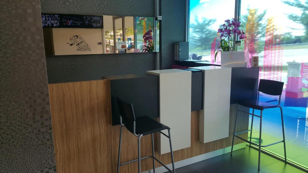 9 Square Hotel - Seri Kembangan photo 3