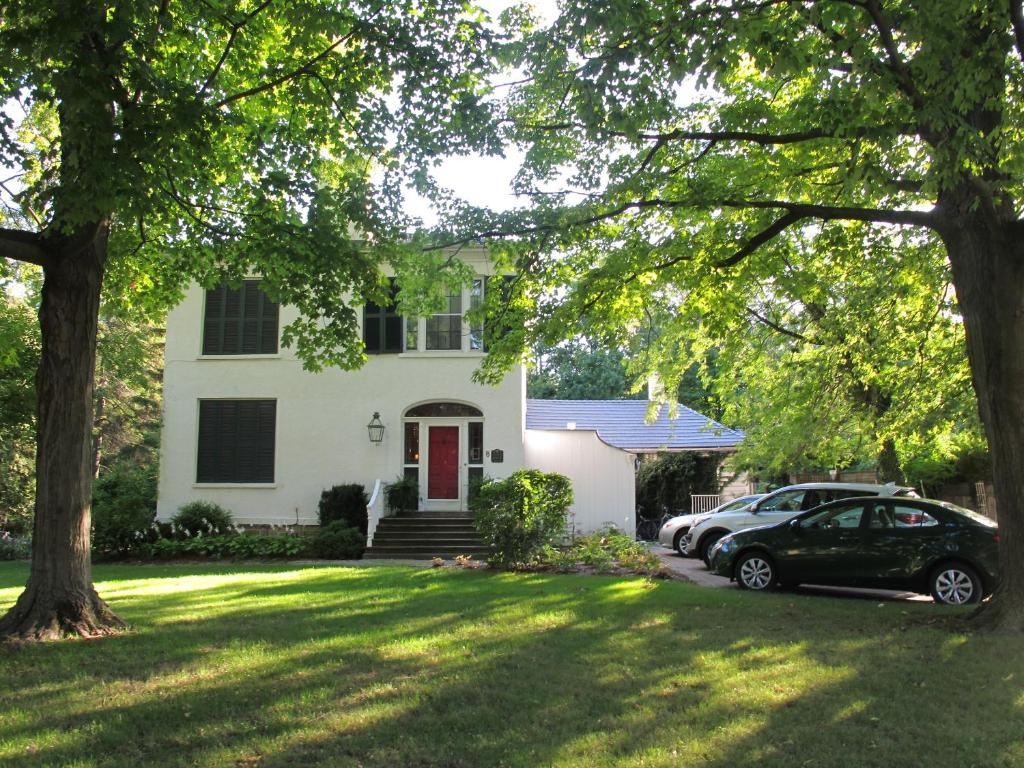 Historic Lyons House photo 2