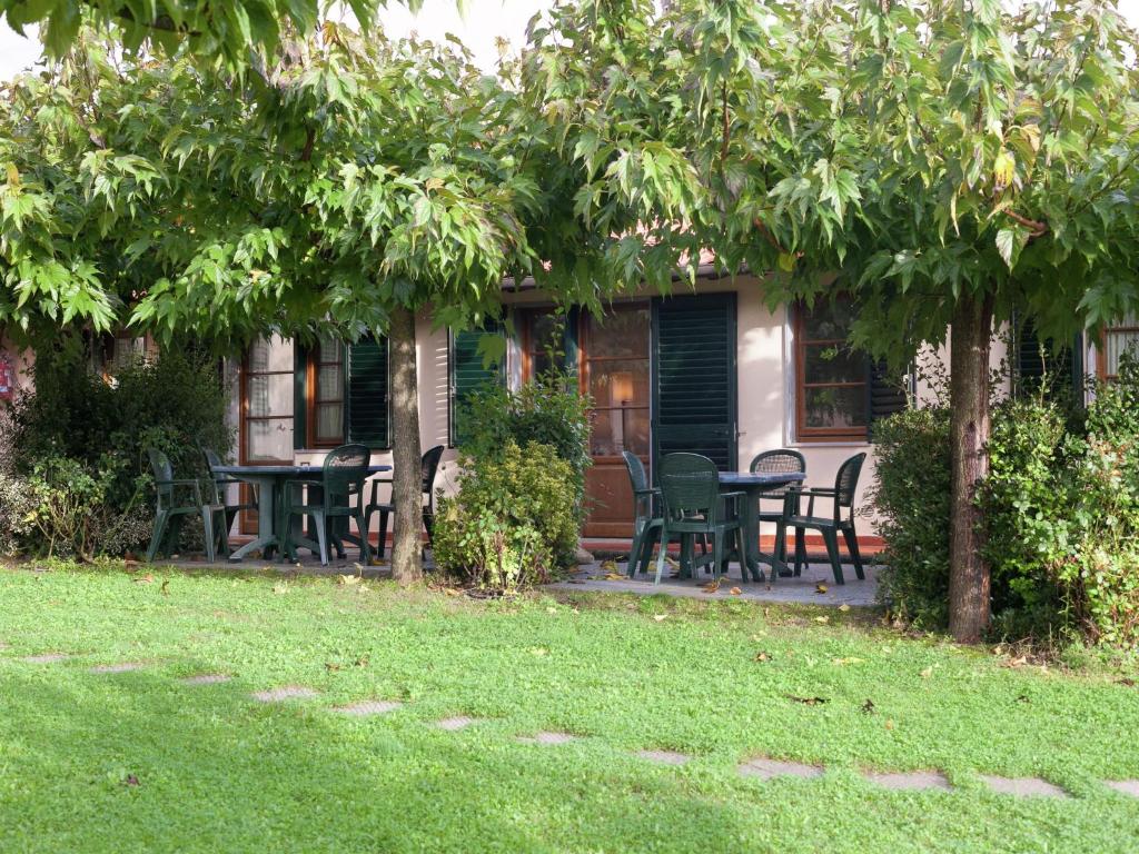 Traditional Farmhouse near Pistoia with Garden photo 1