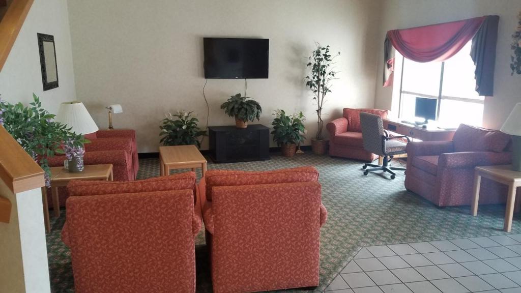 Syracuse Inn & Suites image