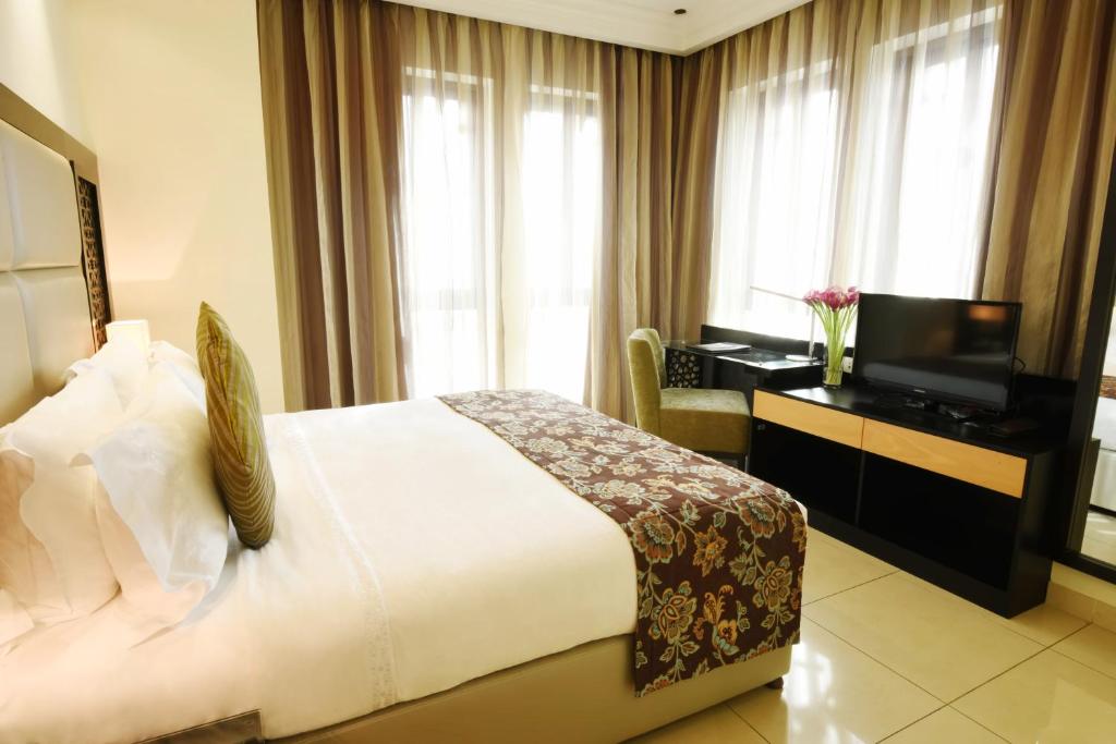 Сьюит (Апартаменты с 2 спальнями и видом на море), Курортный отель Bahi Ajman Palace Hotel