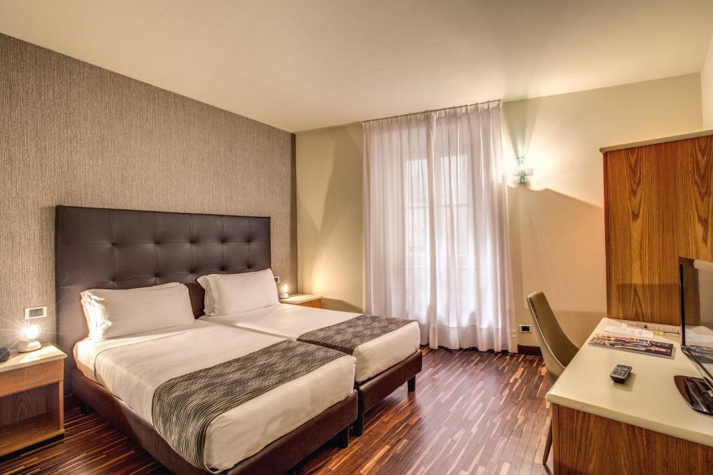 Albergo Firenze - Tap to explore photos