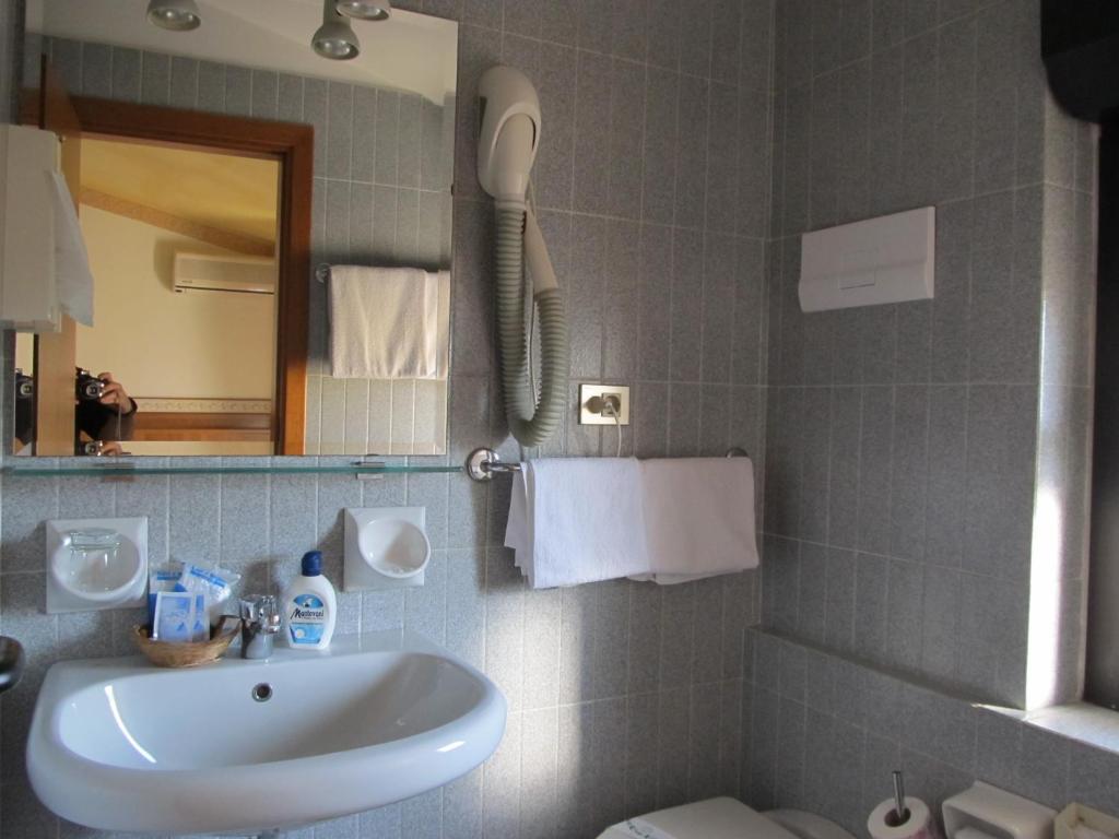Hotel La Bussola Room Type - Standard Double or Twin Room