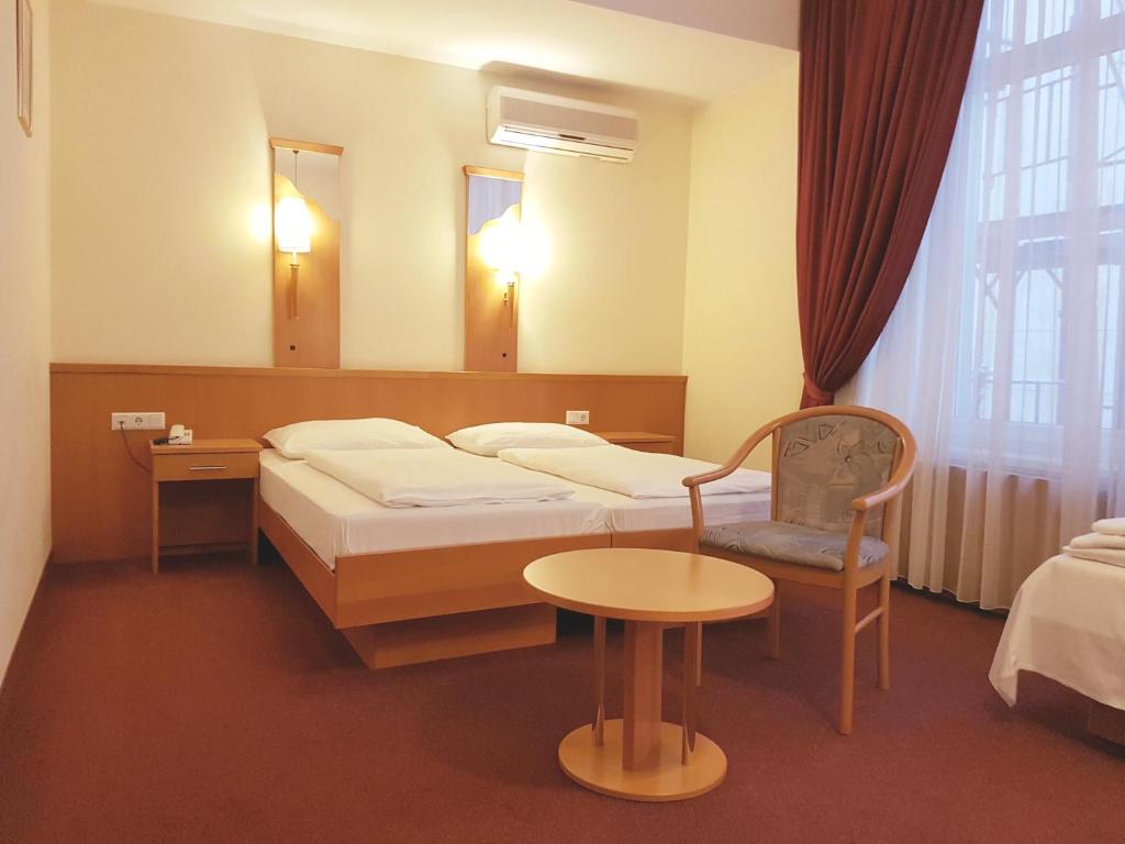 Трехместный (Улучшенный трехместный номер), Hotel Haydn