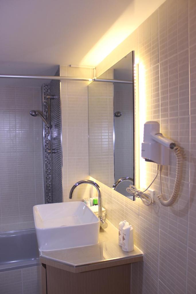 Сьюит (Люкс), Charoen Hotel