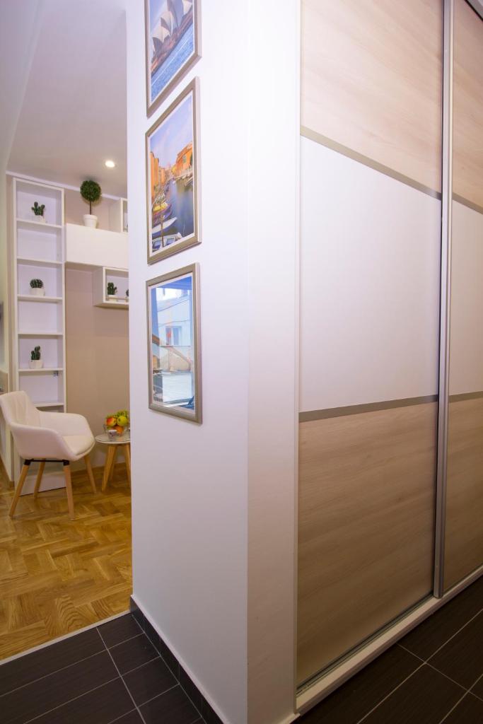 Lux Life Apartment photo 3