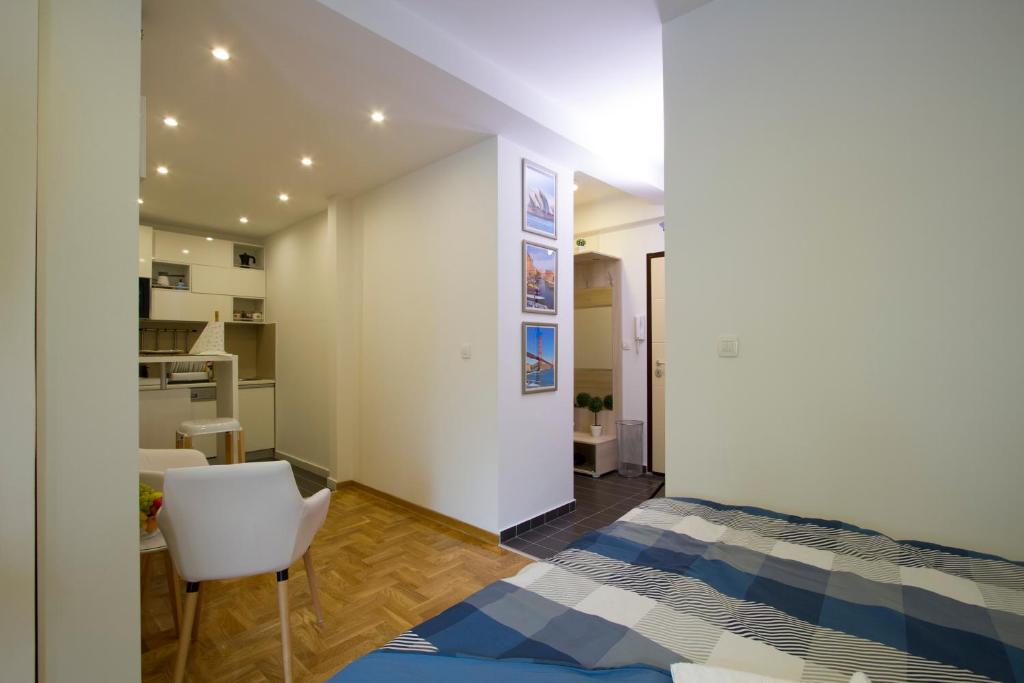 Lux Life Apartment photo 2