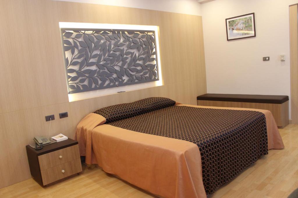 Двухместный (Двухместный номер «Гранд» Делюкс с 1 кроватью), Charoen Hotel