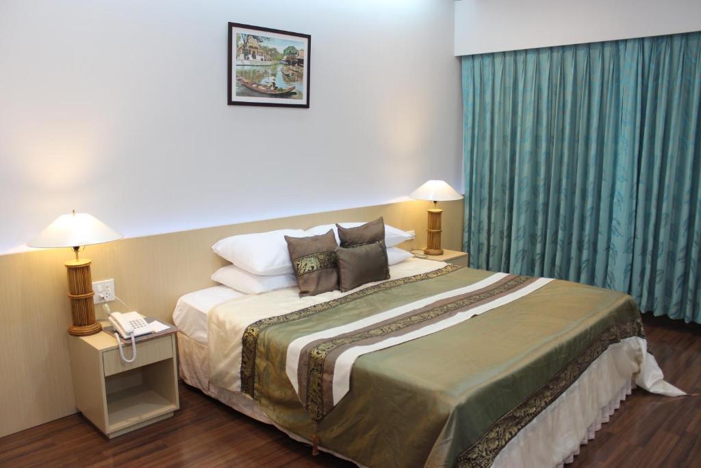 Charoen Hotel photo 3