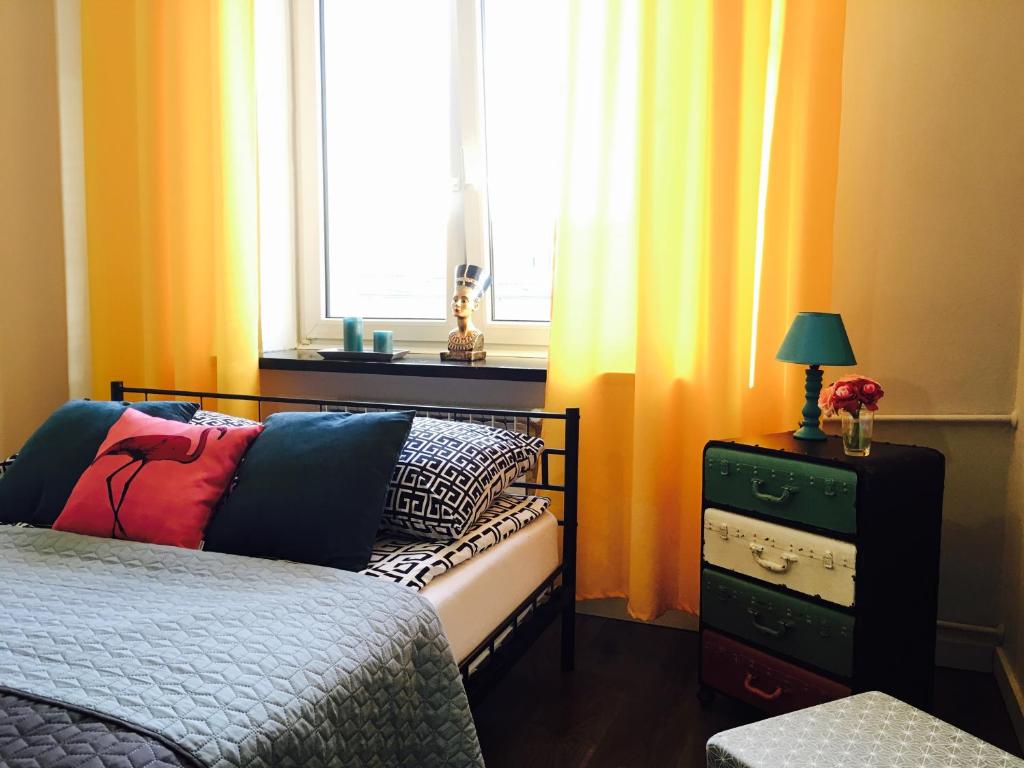 ClickTheFlat Savior Square Central Apart Rooms - Tap to explore photos