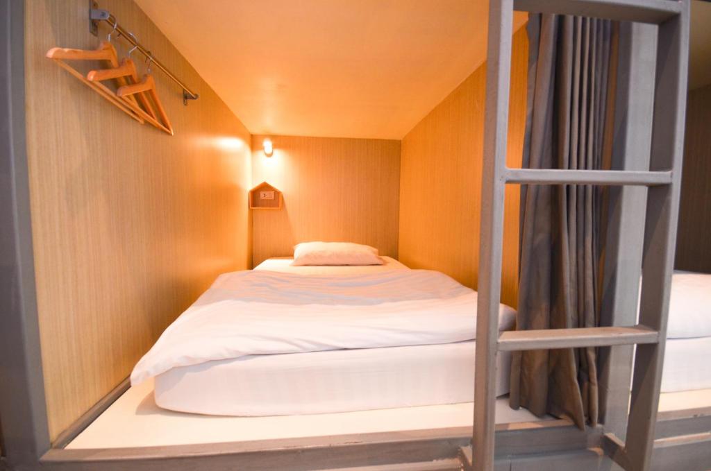 Номер (Кровать в общем 8-местном номере для мужчин и женщин), Good Day Hostel