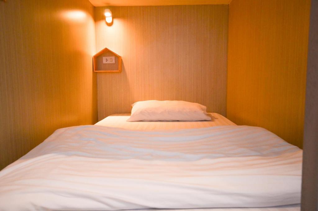 Номер (Кровать в общем 8-местном номере для мужчин и женщин), Good Day Hostel