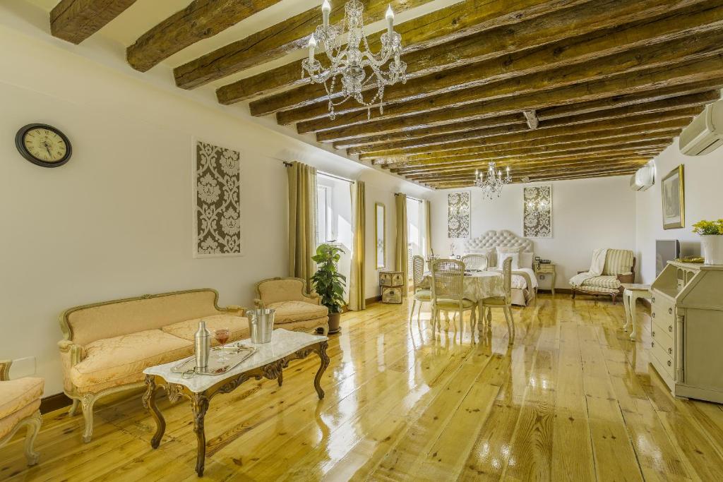 Oriente Palace Apartments photo 4