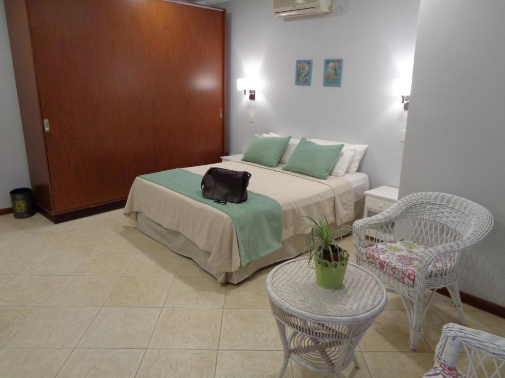 Flora Apartments photo 3