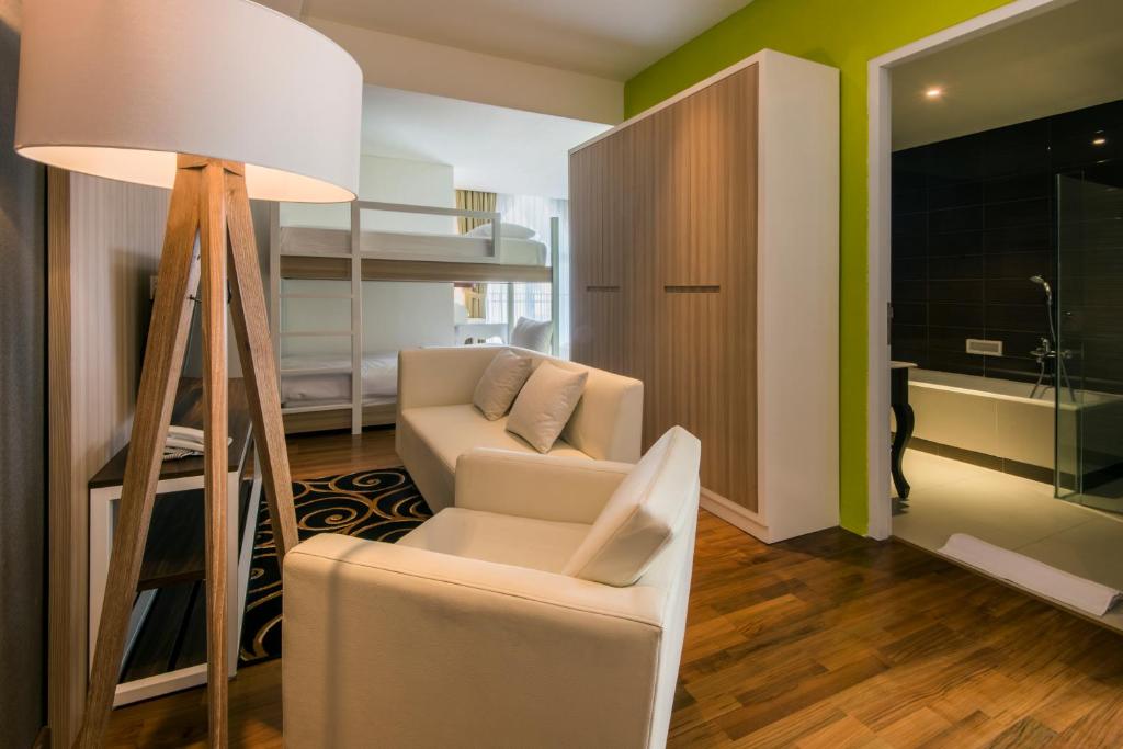 Семейный (Семейный номер с ванной - Sweet), Yan's House Hotel