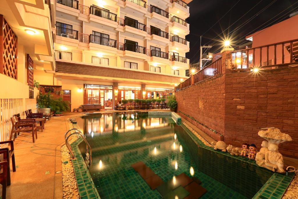 Двухместный (Двухместный номер с 1 кроватью и видом на бассейн), Sunview Place