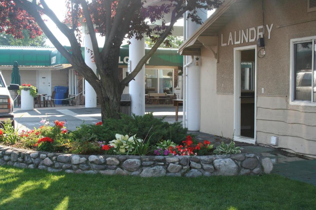 Okanagan Seasons Resort photo 2