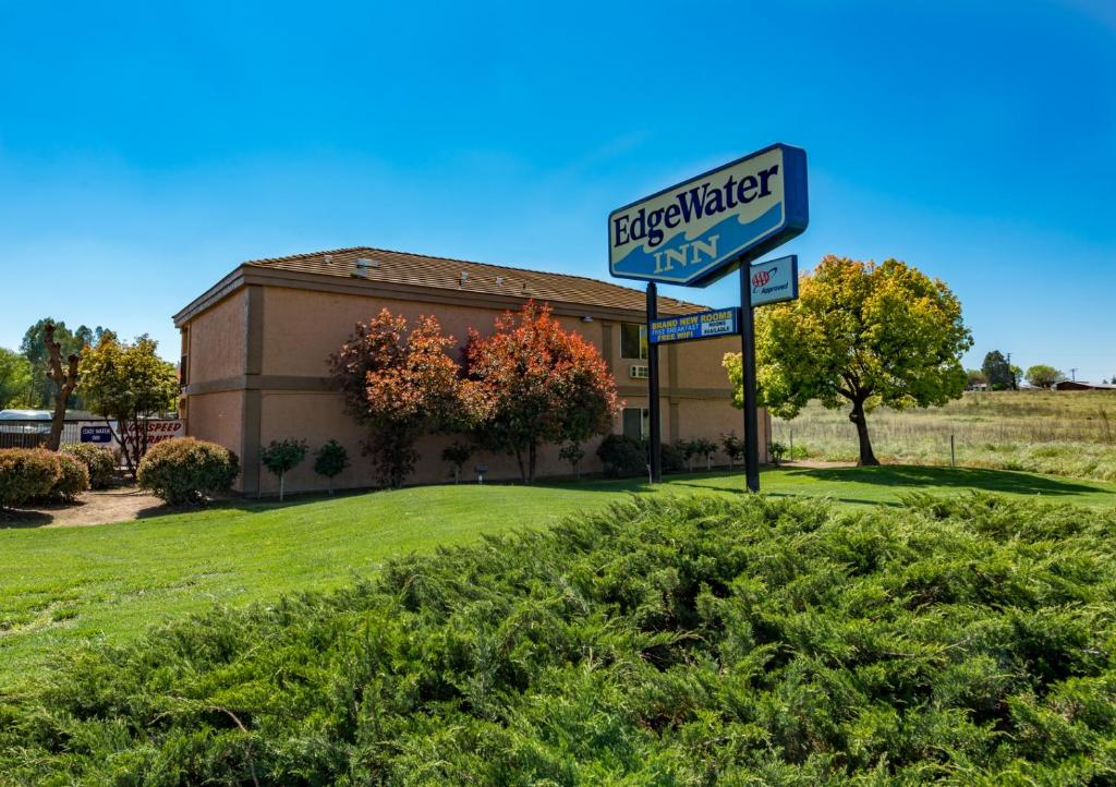 Edgewater Inn Reedley image