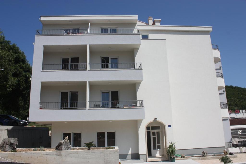 Apartments Bota photo 1
