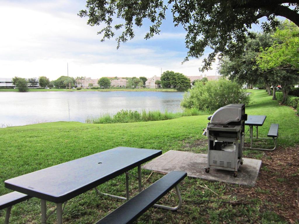 Extended Stay America Suites Boca Raton Commerce - Tap to explore photos
