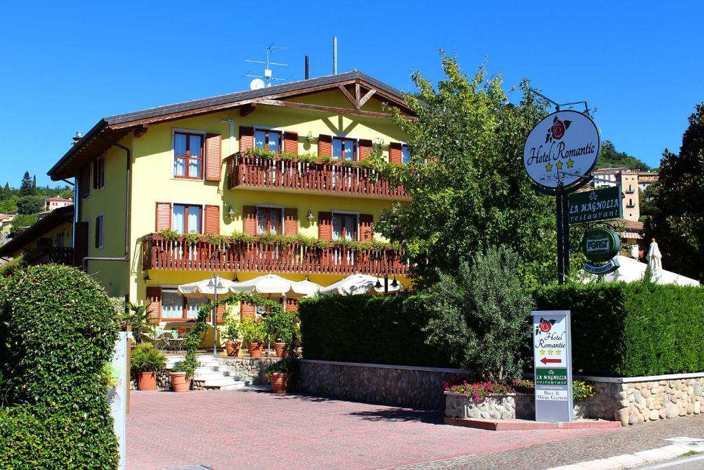Hotel Romantic photo 1