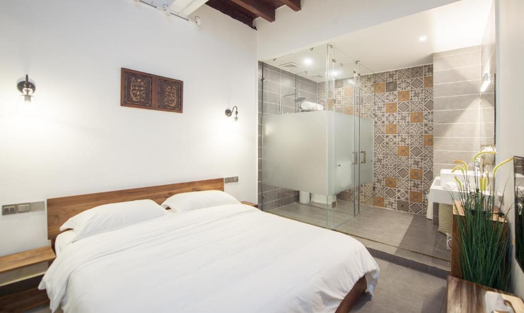 Двухместный (Номер «45°» с кроватью размера «queen-size» (без окна)), Qilou Huanke Boutique Hotel