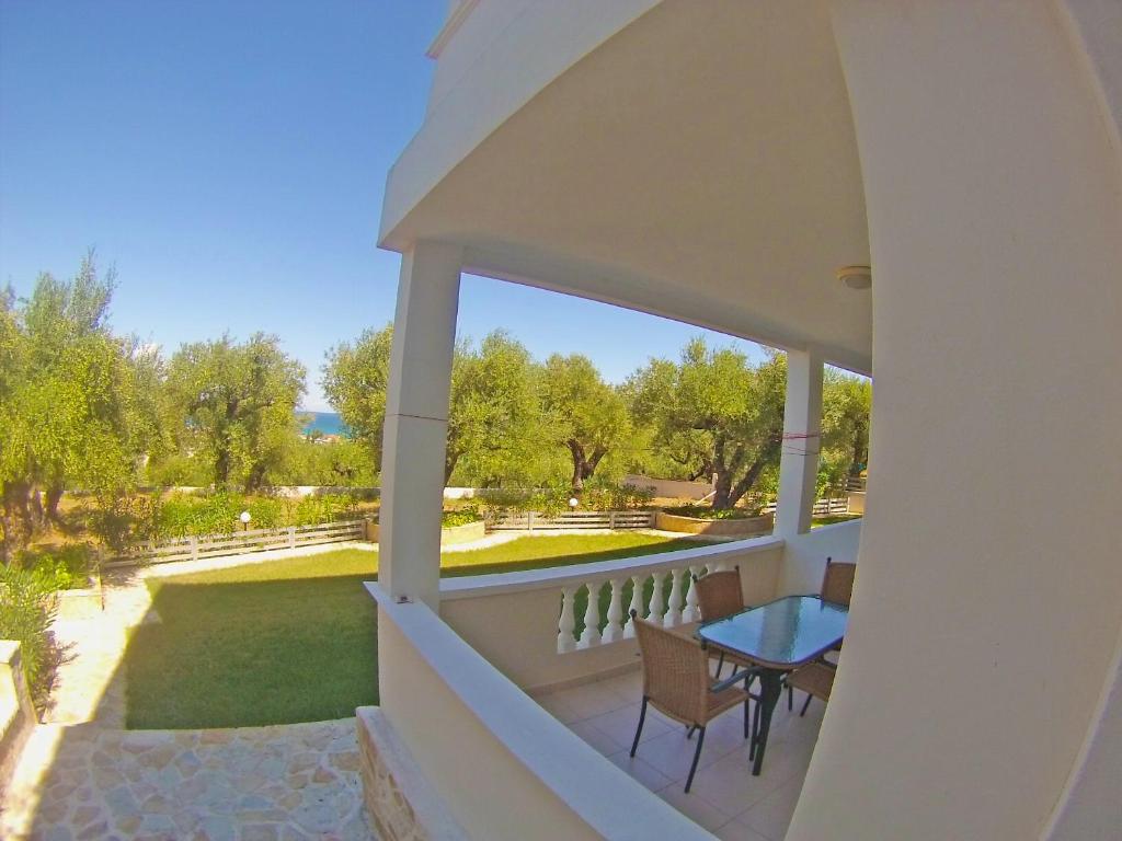 Pouliezos Koklanis Zante Apartments photo 1