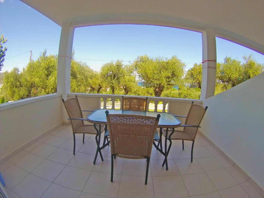 Pouliezos Koklanis Zante Apartments photo 2