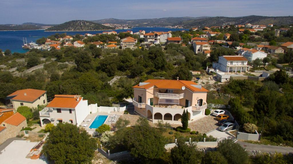 Villa Omnes photo 4