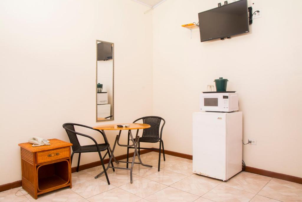 Windjammer International Cuisine & Comfort Inn photo 3