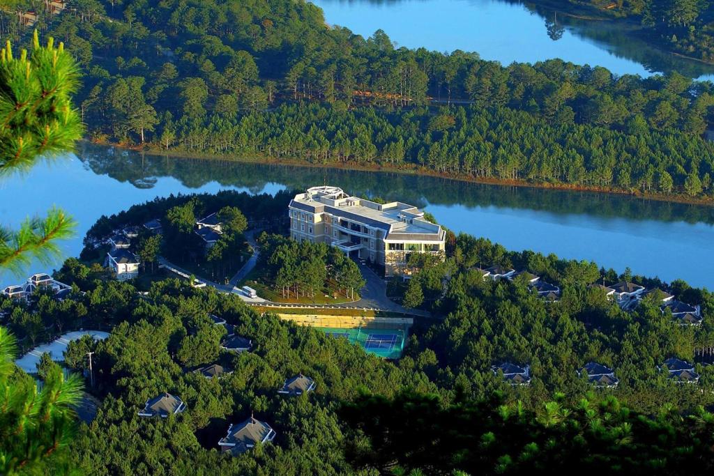 Đà Lạt Edensee Lake Resort & Spa