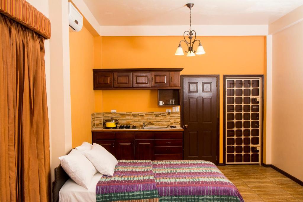 Windjammer International Cuisine & Comfort Inn photo 2
