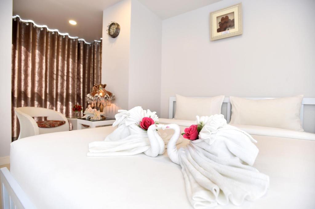 Двухместный (Улучшенный номер с кроватью размера «king-size»), Parvena Hotel