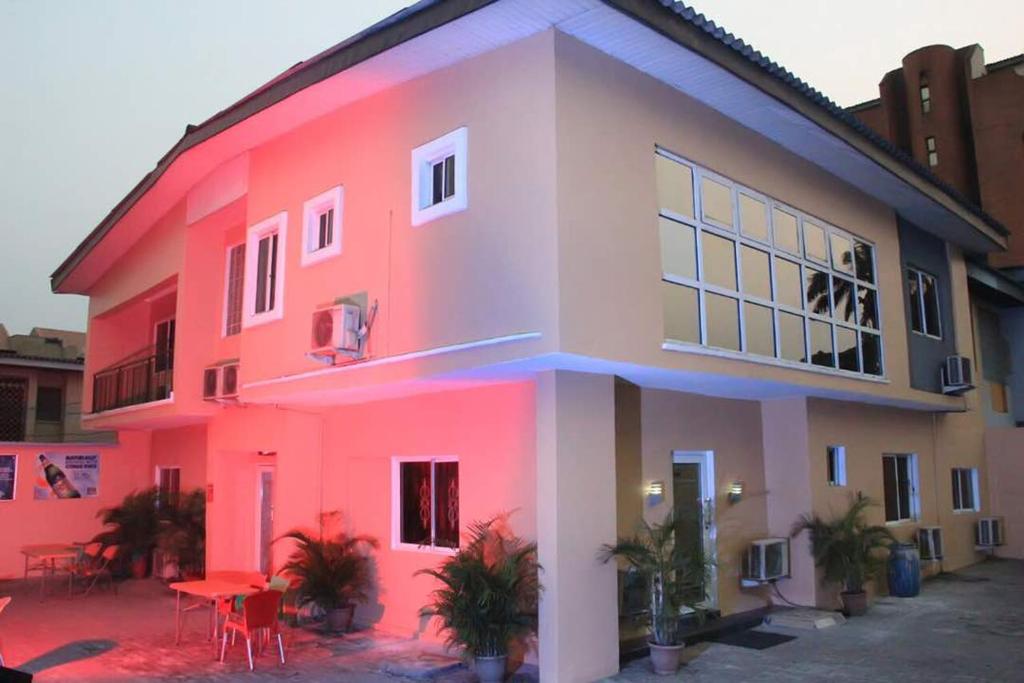 Chantella Suites
