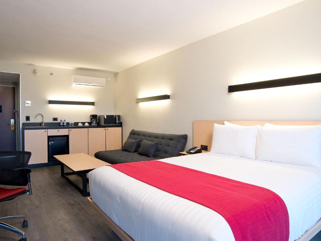 City Express by Marriott Santiago Aeropuerto photo 1