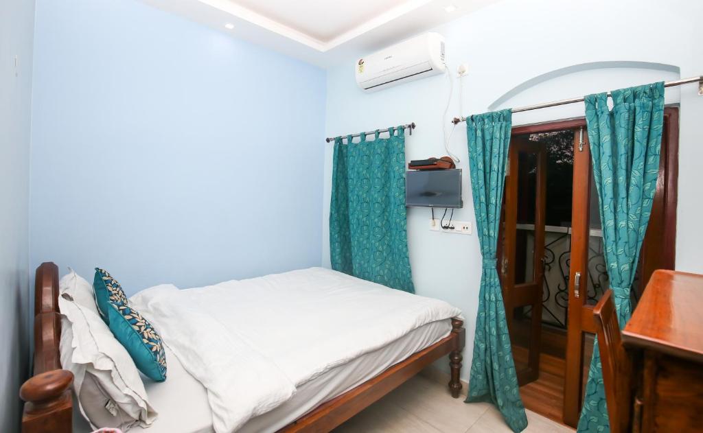 Двухместный (Бюджетный двухместный номер с 1 кроватью), Hotel Cecil