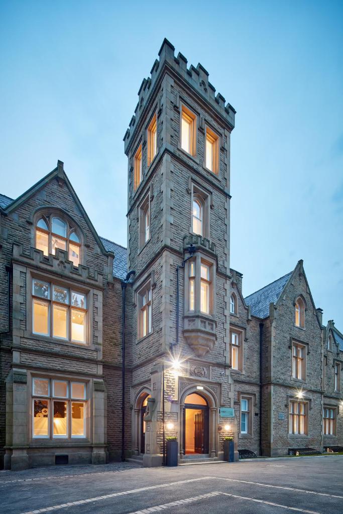 Oddfellows on the Park - Tap to explore photos