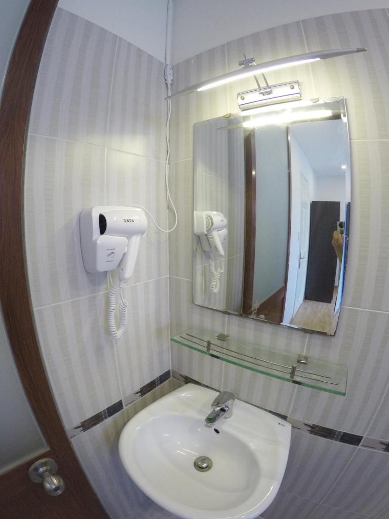 Двухместный (Небольшой двухместный номер с 1 кроватью), Happy Coffee Guesthouse