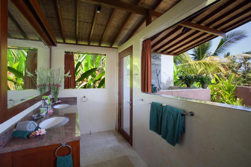 Вилла (Вилла с 4 спальнями и собственным бассейном), Satori Villas Bali