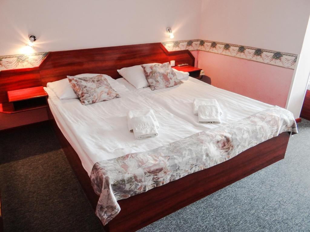 Четырехместный (Стандартный четырехместный номер), Classic Hotel